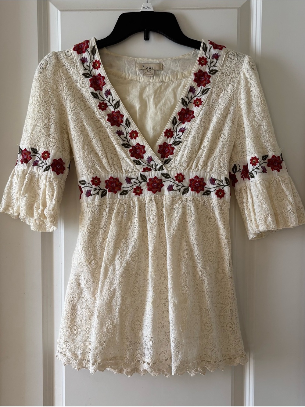 Forever 21 Vintage XXI Cream Lace Tunic with Red Floral Embroidered Trim Small